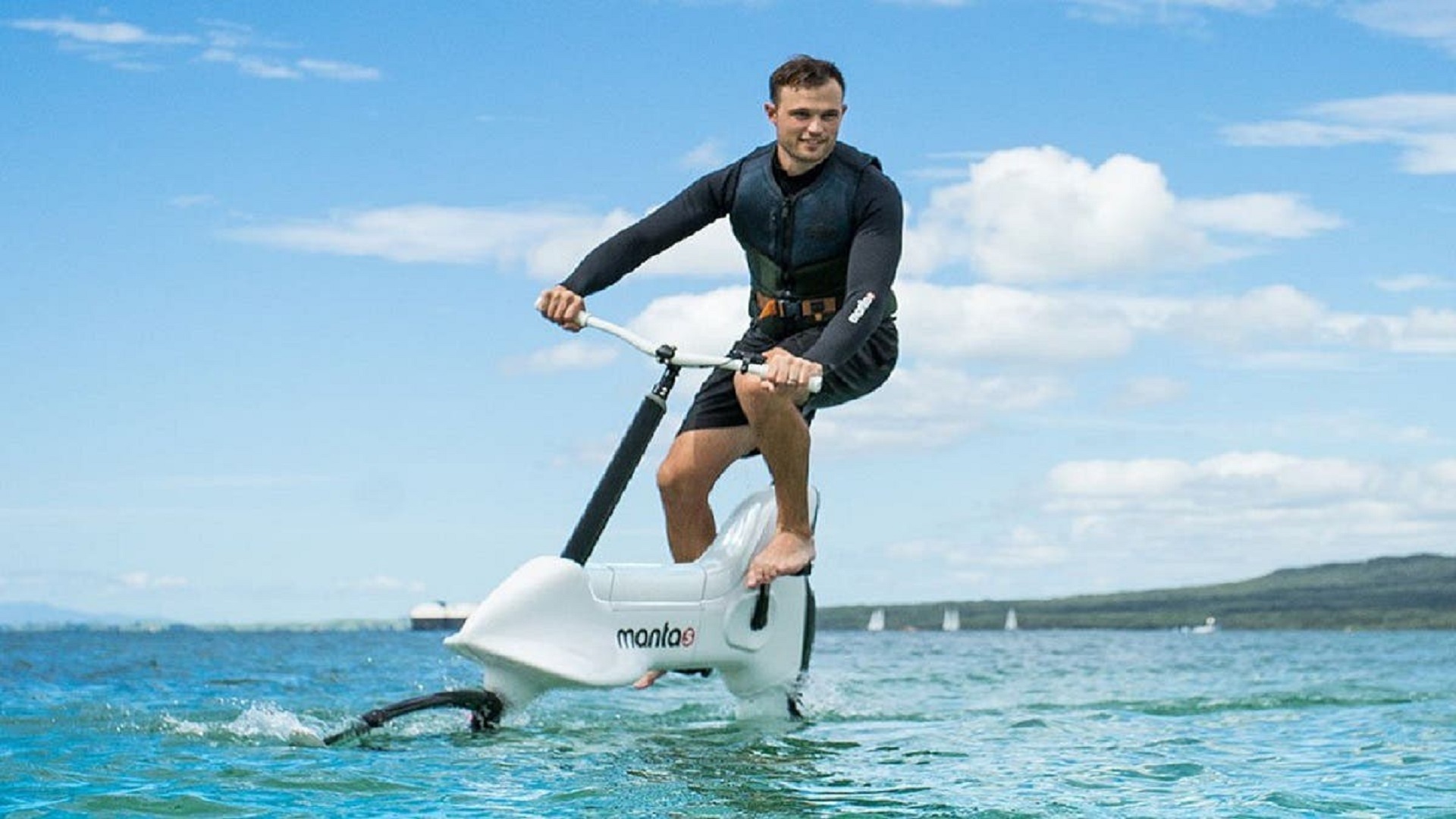 Sepeda Listrik Berjalan di Atas Air, Bukan Impian Lagi